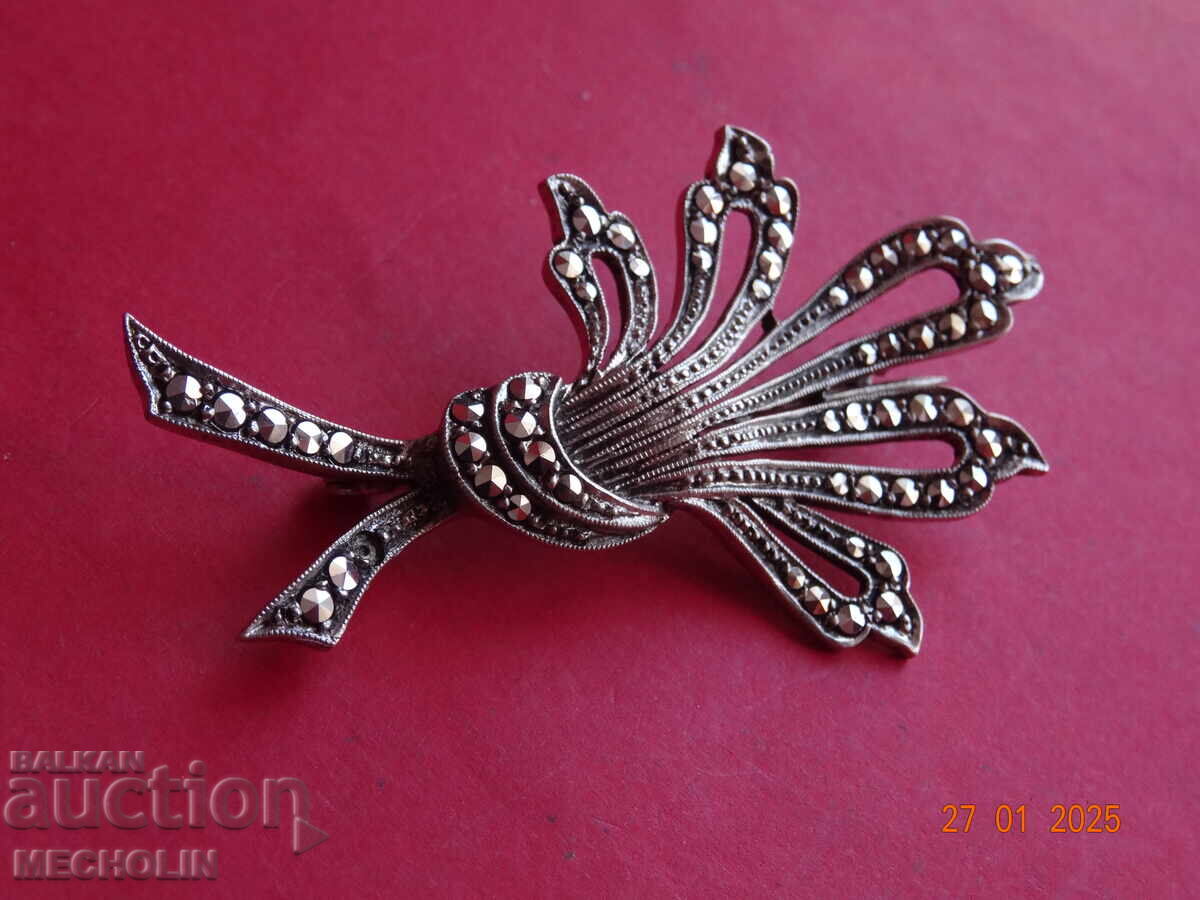 COLLECTIBLE SILVER BROOCH 2 with price 55.00 BGN | € 28.12 COLLECTIBLE SILVER BROOCH 2 with price 55.00 BGN | € 28.12