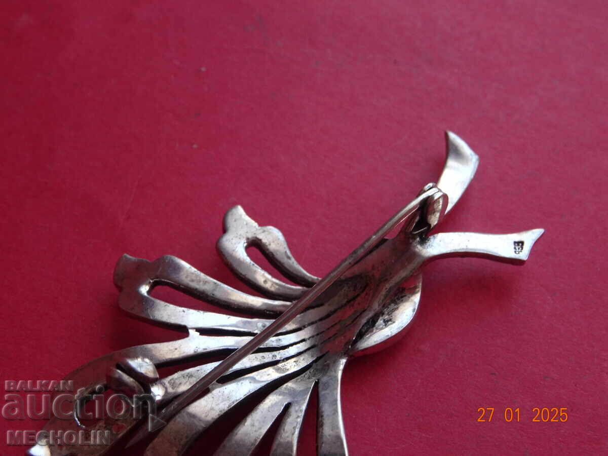Delivery of COLLECTIBLE SILVER BROOCH 2 Delivery of COLLECTIBLE SILVER BROOCH 2