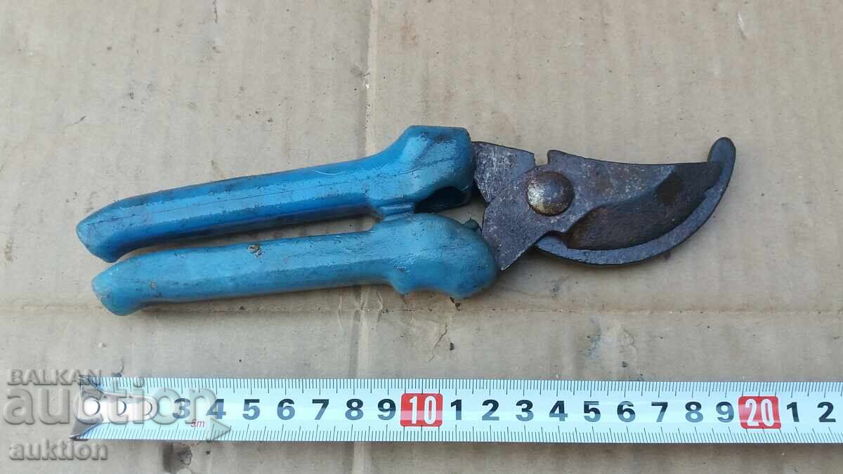 СТАРА ЛОЗАРСКА НОЖИЦА с цена 2.59 лв. | € 1.32 СТАРА ЛОЗАРСКА НОЖИЦА с цена 2.59 лв. | € 1.32