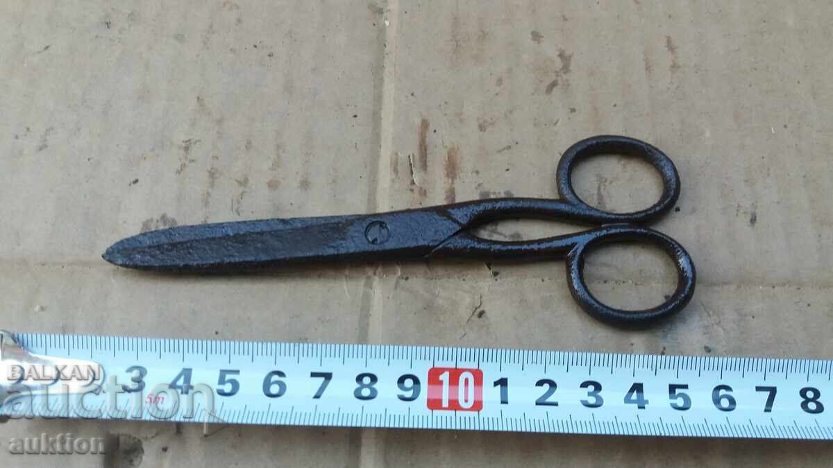 OLD SMALL TAILOR'S SCISSORS, SCISSORS with price 2.99 BGN | € 1.53 OLD SMALL TAILOR'S SCISSORS, SCISSORS with price 2.99 BGN | € 1.53