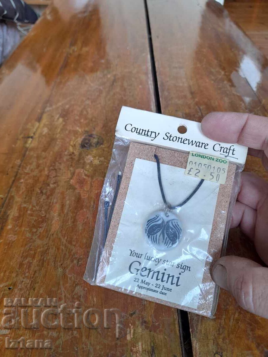 Стар медальон Близнаци с цена 11.00 лв. | € 5.62 Стар медальон Близнаци с цена 11.00 лв. | € 5.62