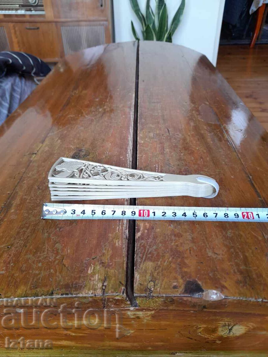 An old fan with price 27.00 BGN | € 13.80 An old fan with price 27.00 BGN | € 13.80