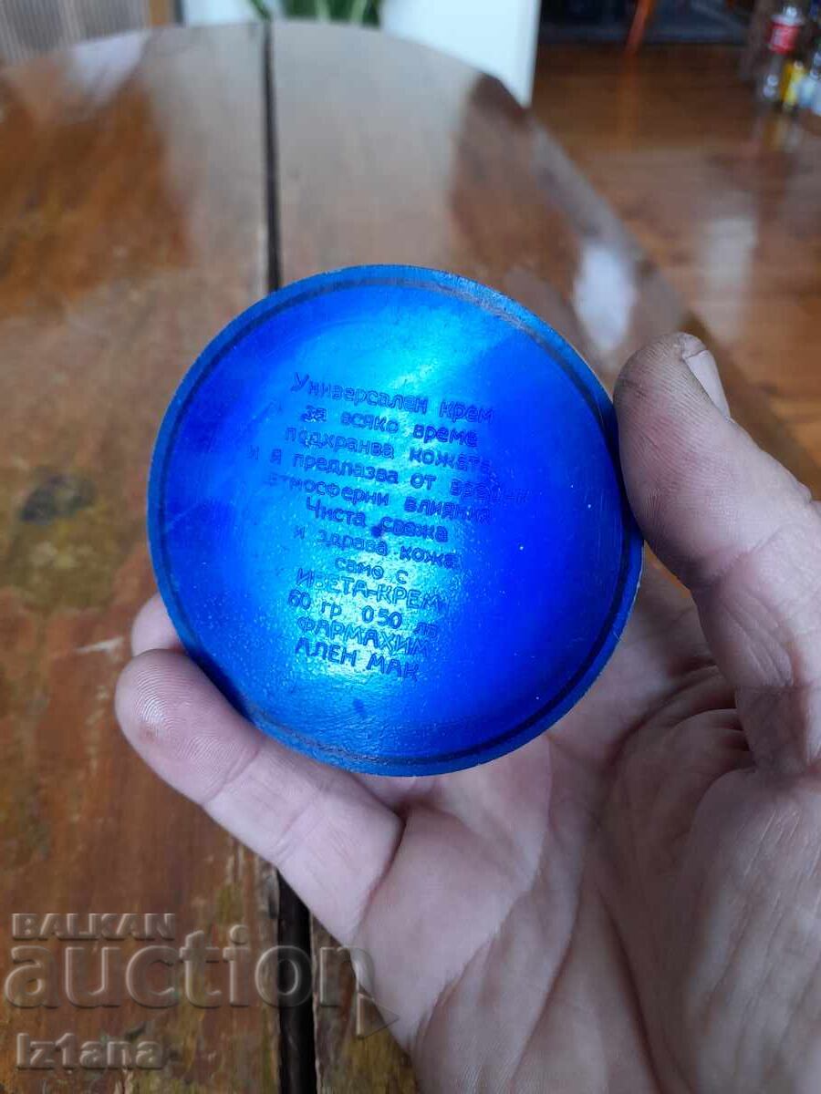 Auction Old box of Iveta cream Auction Old box of Iveta cream