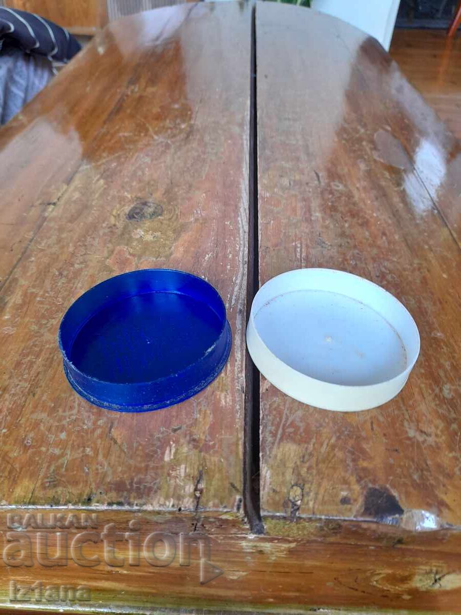 Delivery of Old box of Iveta cream Delivery of Old box of Iveta cream