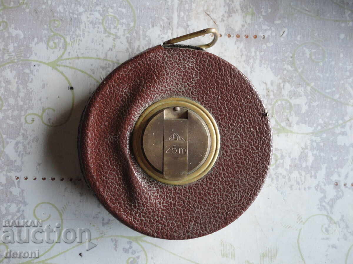 Leather tape measure Metri 25 meters in a box with price 20.00 BGN | € 10.23