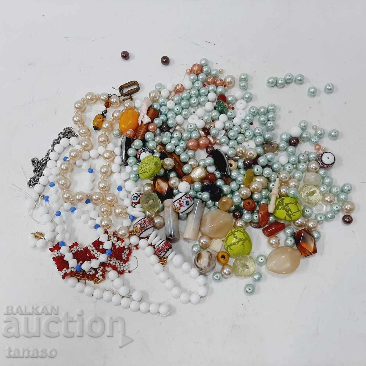 Large lot of beads and stones (10.3) with price 20.00 BGN | € 10.23 Large lot of beads and stones (10.3) with price 20.00 BGN | € 10.23