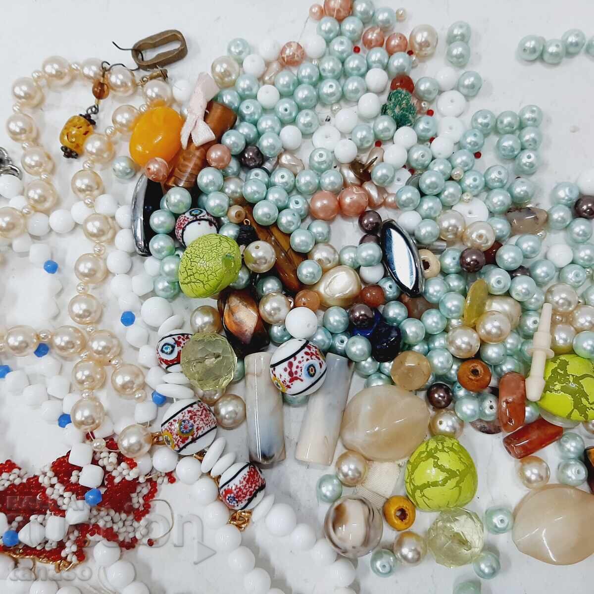 Auction Large lot of beads and stones (10.3) Auction Large lot of beads and stones (10.3)