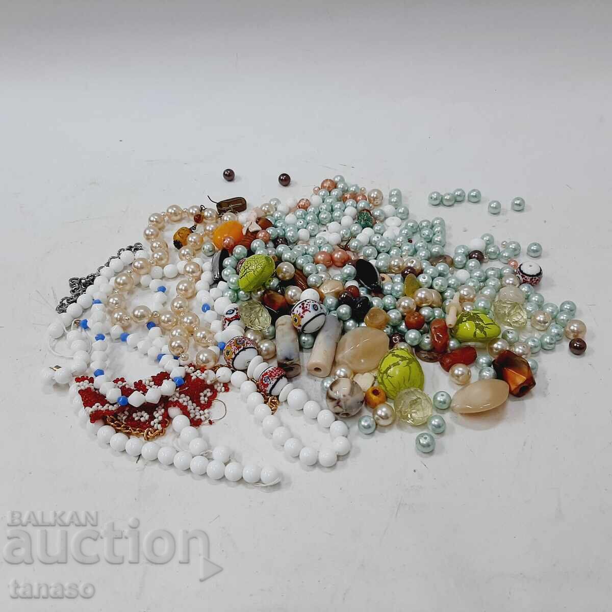 Large lot of beads and stones (10.3) Large lot of beads and stones (10.3)