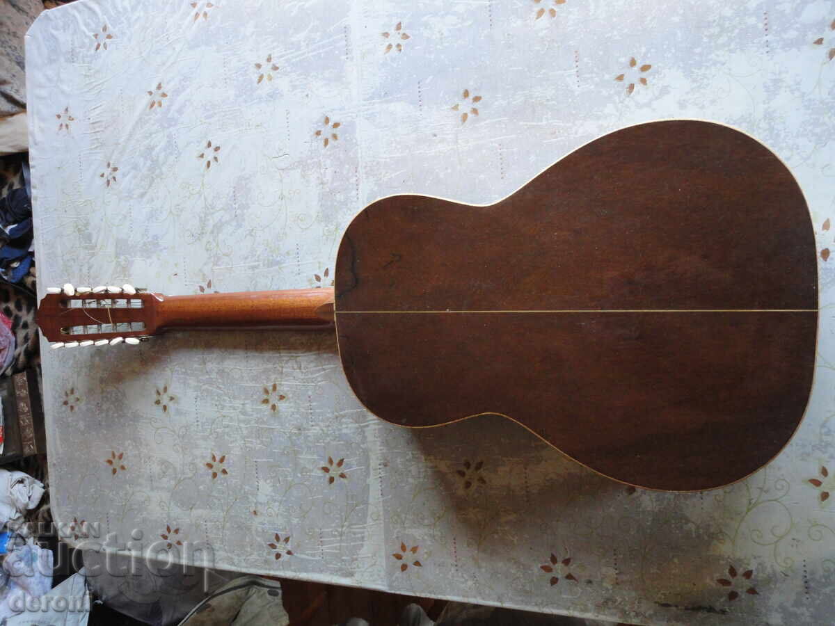 Delivery of Acoustic 12 string guitar Juan Estruch Barcelona