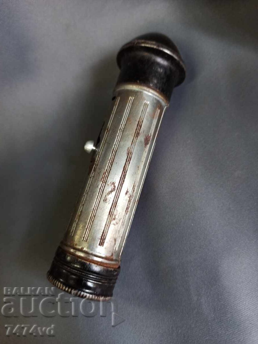 OLD MILITARY FLASHLIGHT PERTRIX 582 with price 50.00 BGN | € 25.56 OLD MILITARY FLASHLIGHT PERTRIX 582 with price 50.00 BGN | € 25.56
