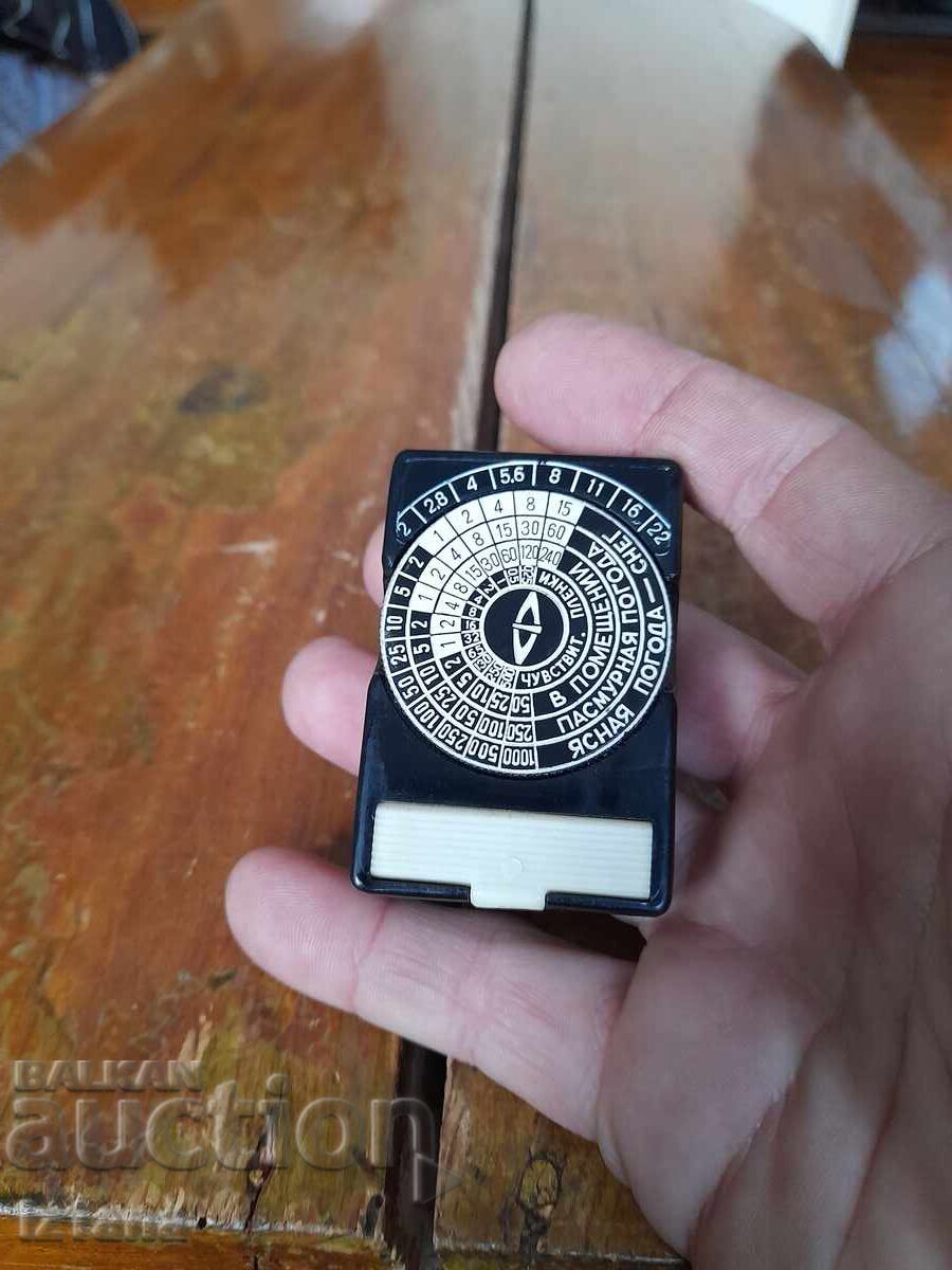 Old light meter Leningrad with price 22.00 BGN | € 11.25 Old light meter Leningrad with price 22.00 BGN | € 11.25