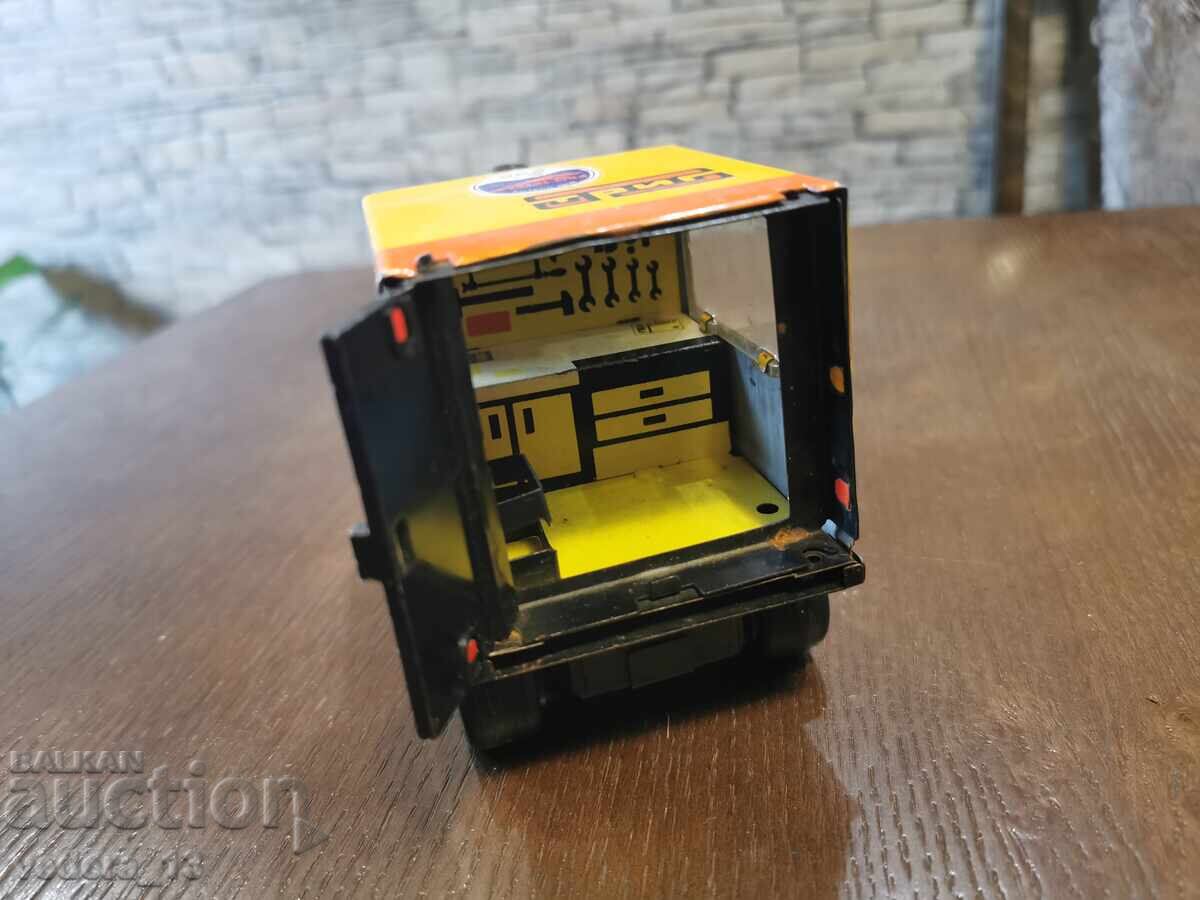 Delivery of COLLECTOR'S TROLLEY Delivery of COLLECTOR'S TROLLEY