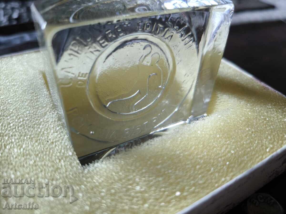 Delivery of crystal plaque