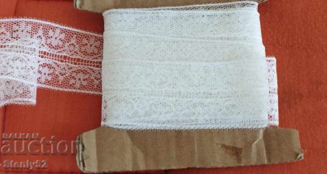 Old German cotton lace 5m.50 cm and width 4 cm Old German cotton lace 5m.50 cm and width 4 cm