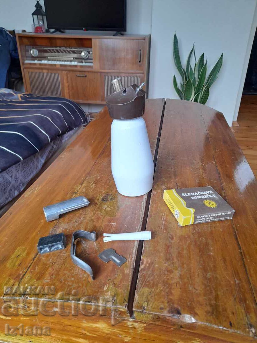 Old Automa cake cream syringe with price 42.00 BGN | € 21.47 Old Automa cake cream syringe with price 42.00 BGN | € 21.47