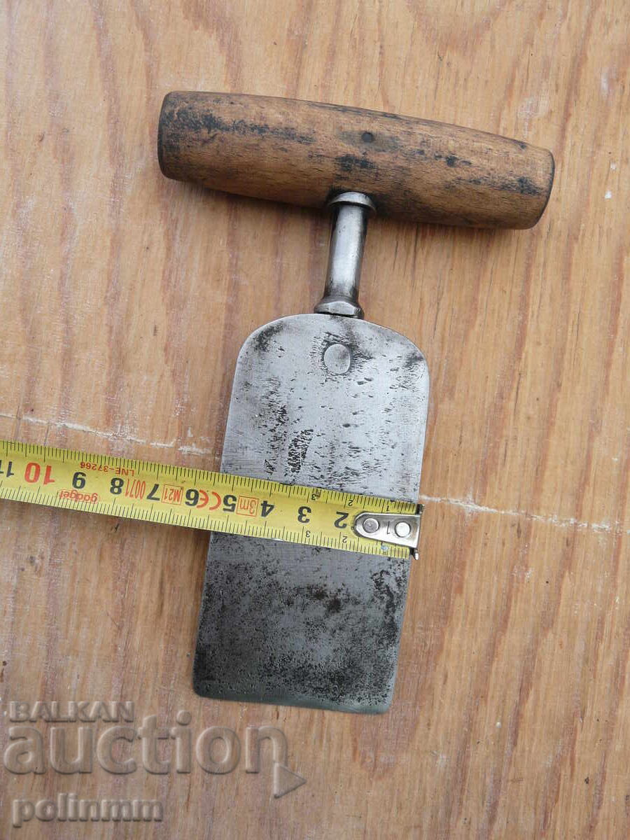 Old carpentry tool - 306 with price 20.00 BGN | € 10.23 Old carpentry tool - 306 with price 20.00 BGN | € 10.23