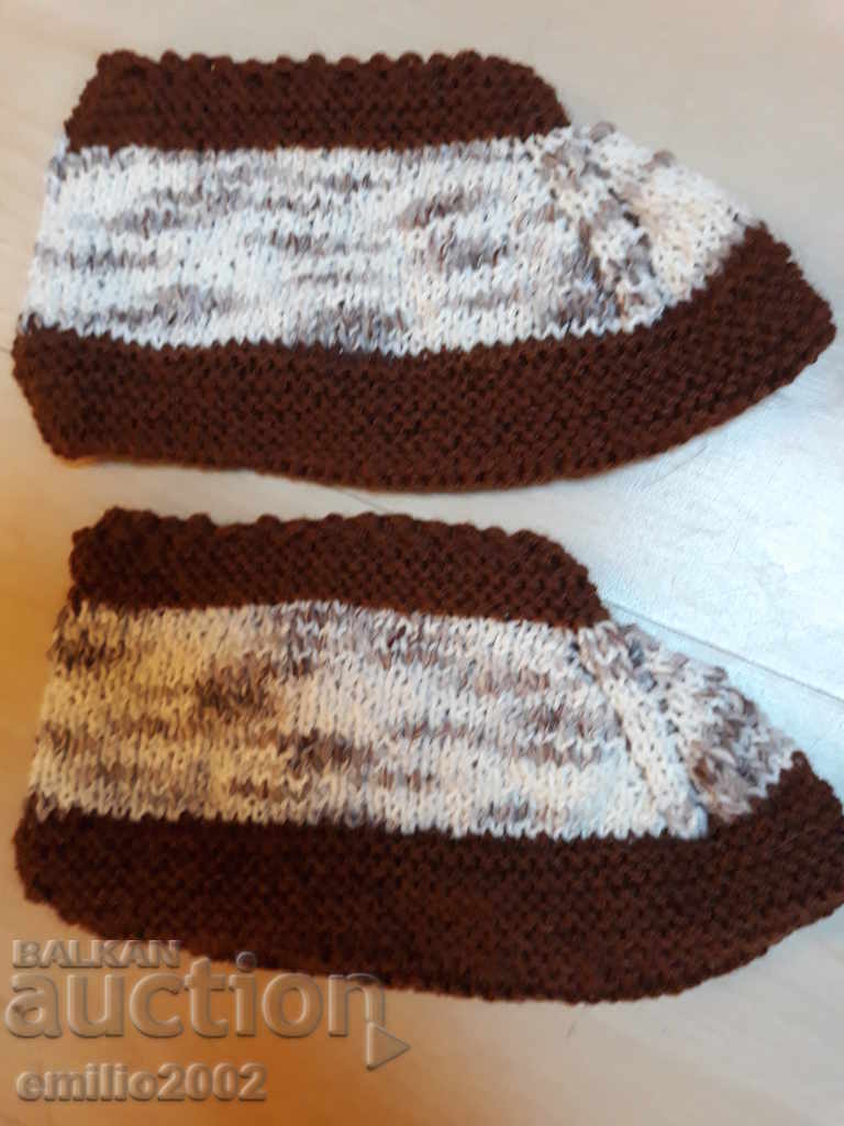 Retro women's slippers size 38 - 39 with price 7.00 BGN | € 3.58 Retro women's slippers size 38 - 39 with price 7.00 BGN | € 3.58