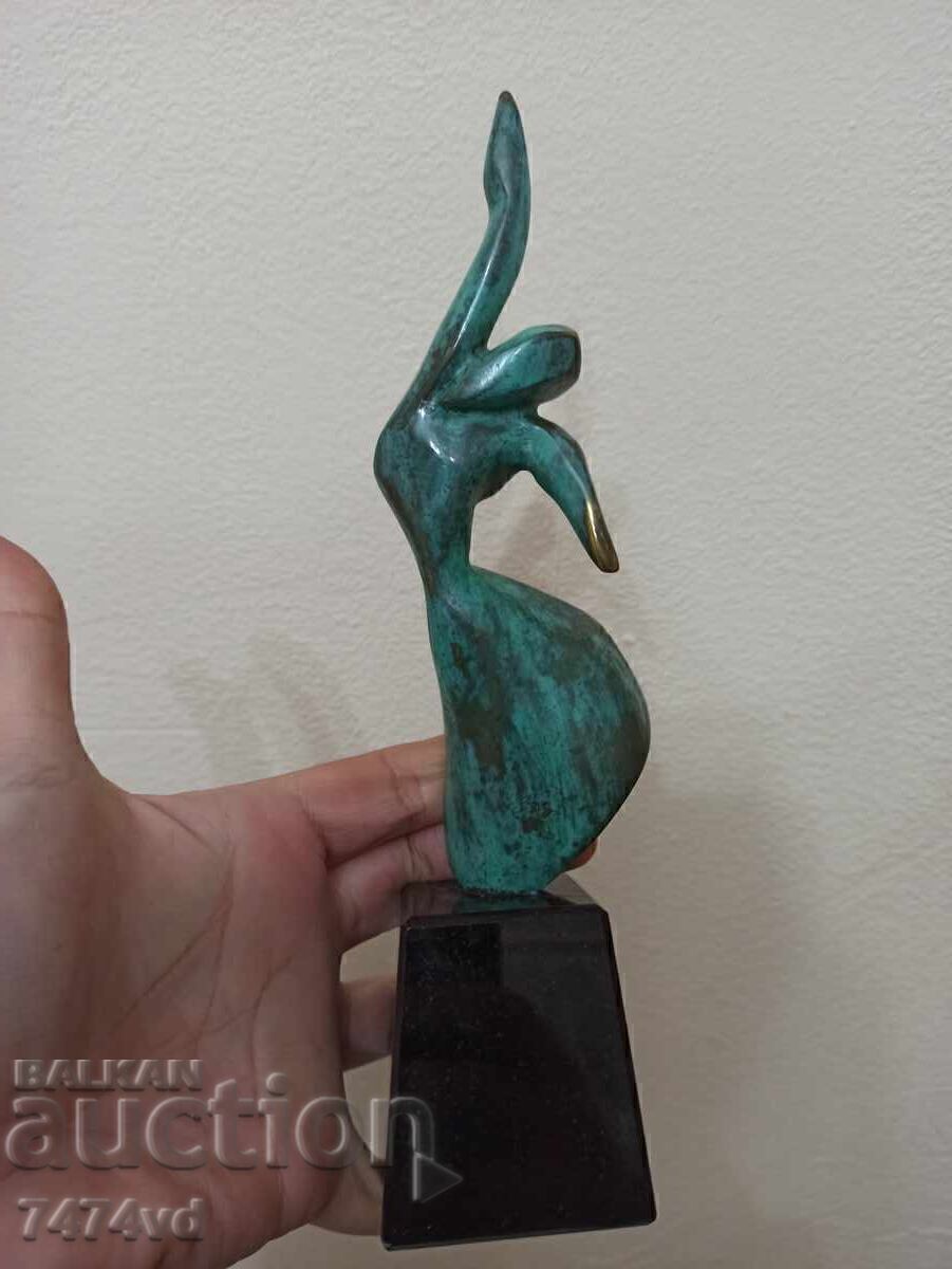 Доставка на Авторска скулптура-"Bolero"на Александър Пройнов