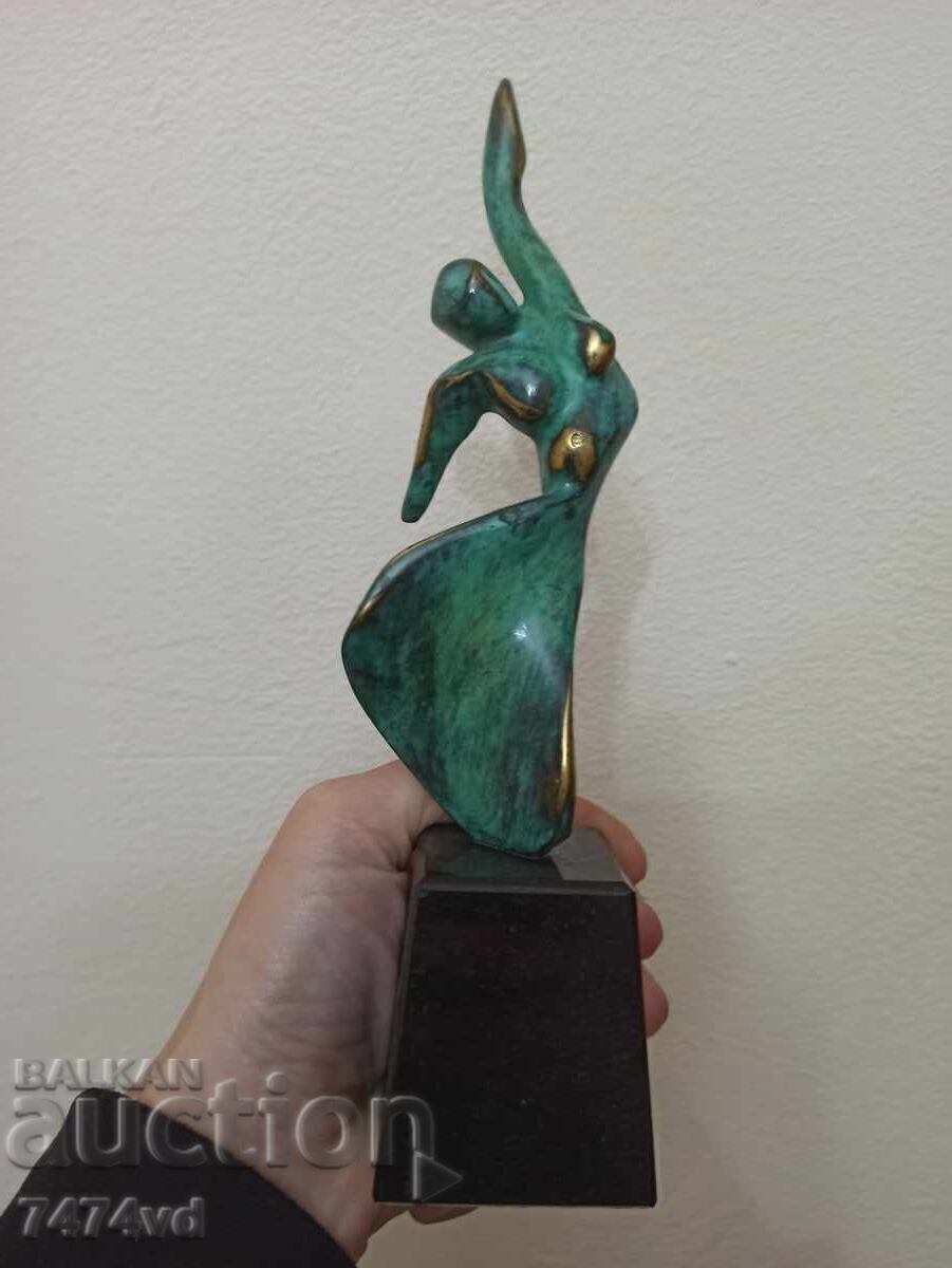 Авторска скулптура-"Bolero"на Александър Пройнов Авторска скулптура-"Bolero"на Александър Пройнов