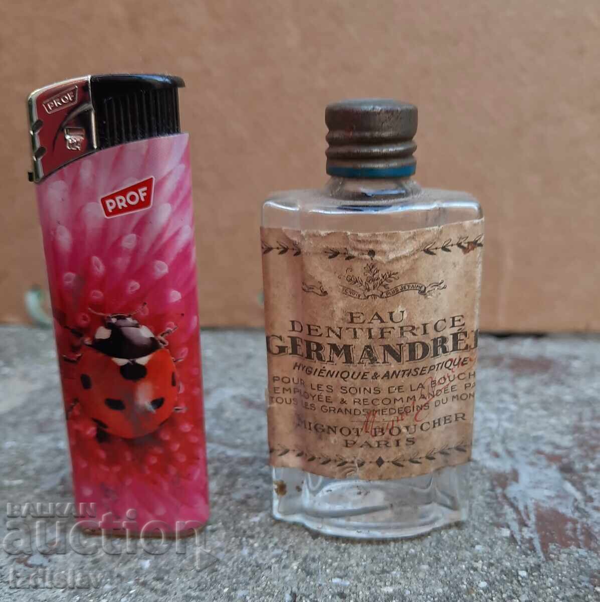 Αντίκα μπουκάλι μέρος μιας συλλογής με τιμή € 13.00 | 25.43 BGN Αντίκα μπουκάλι μέρος μιας συλλογής με τιμή € 13.00 | 25.43 BGN