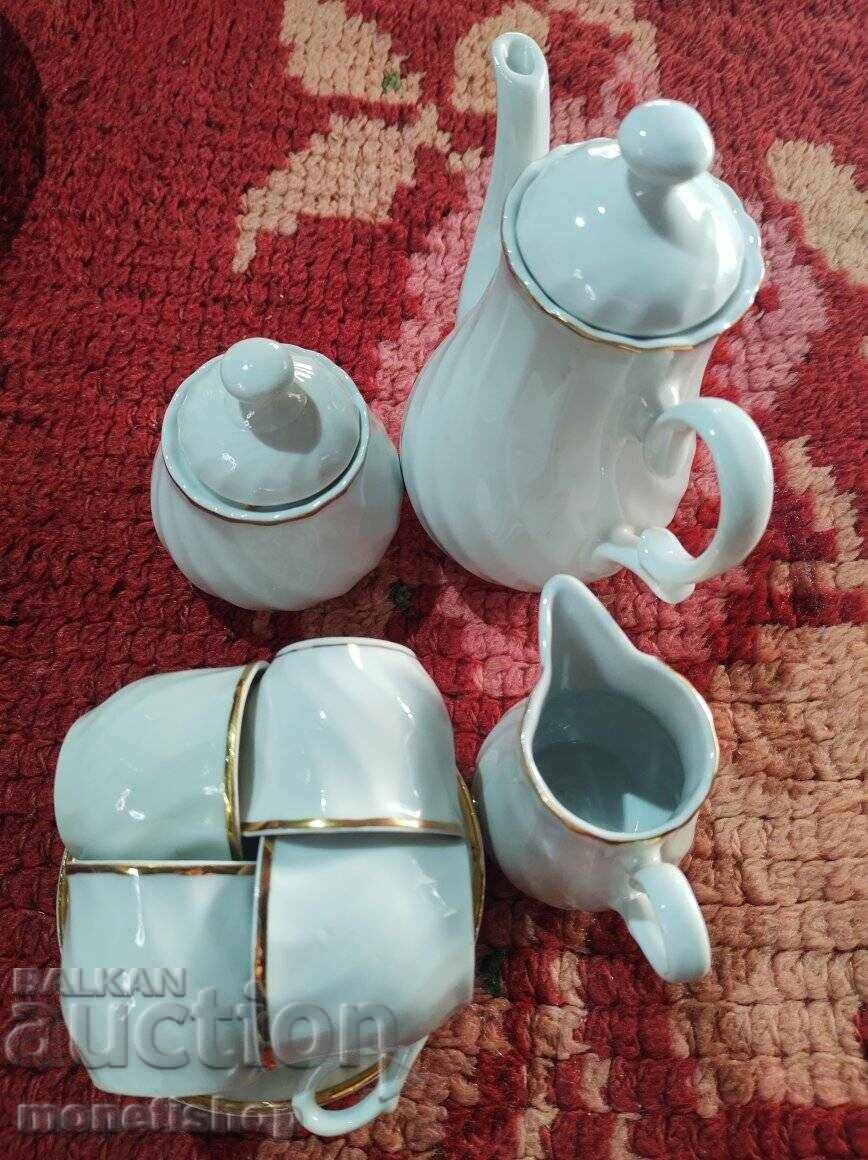 4 cups with saucers with price 35.00 BGN | € 17.90