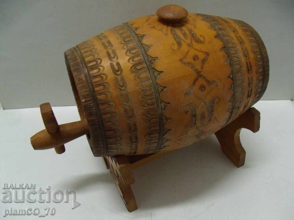 Auction №*7857 old small wooden barrel - ornaments - pyrography Auction №*7857 old small wooden barrel - ornaments - pyrography