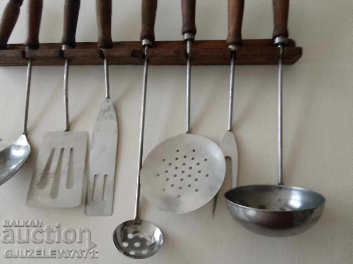 Auction Cooking utensils, cooking set made of wood and metal Auction Cooking utensils, cooking set made of wood and metal