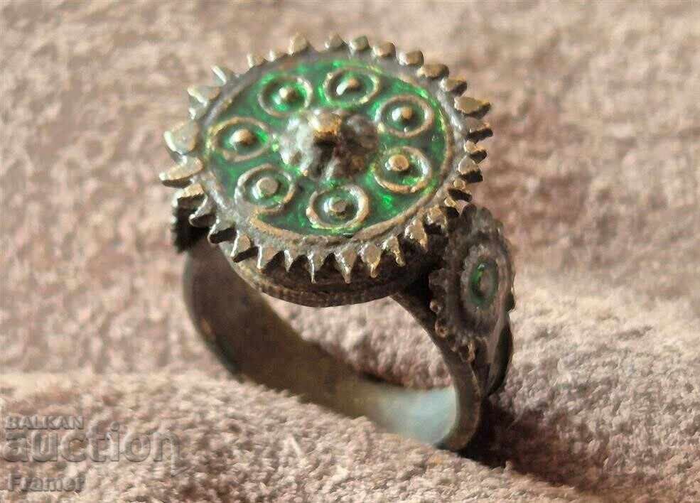 Auction 19th century Renaissance silver enamel ring, pafta pafti Auction 19th century Renaissance silver enamel ring, pafta pafti