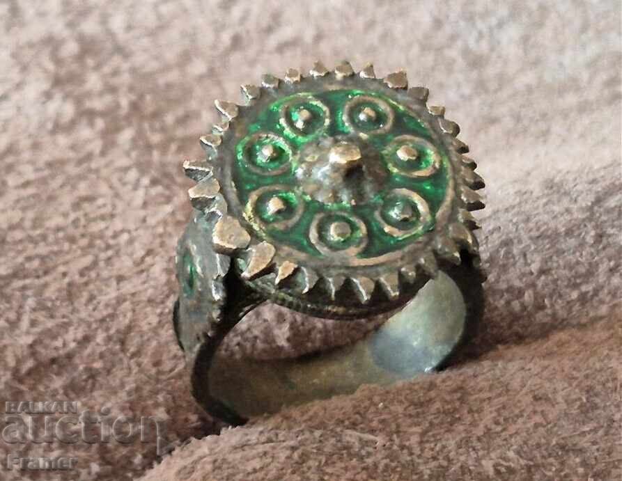 Delivery of 19th century Renaissance silver enamel ring, pafta pafti