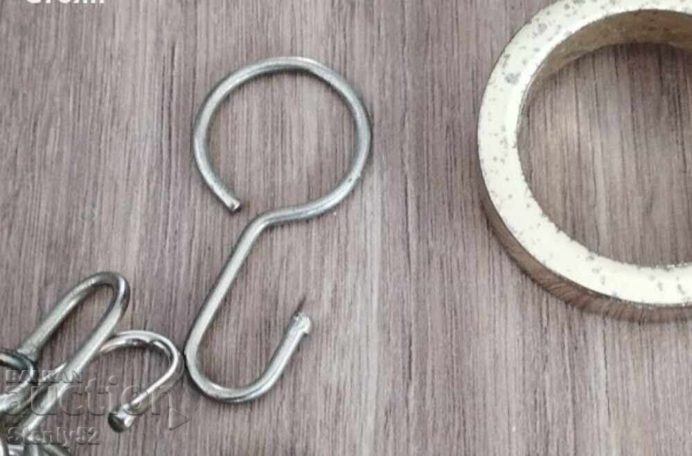 Licitație 2 buc. muluri vechi 2,20 cm cu întinzători din alamă