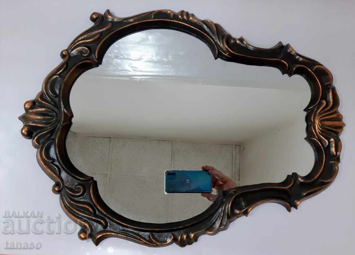 Oglindă de perete în stil baroc vechi rusesc (3,5) cu preț € 38.00 | 74.32 BGN Oglindă de perete în stil baroc vechi rusesc (3,5) cu preț € 38.00 | 74.32 BGN