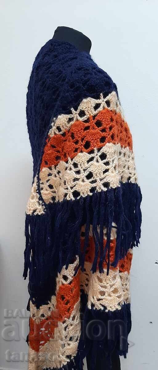 Delivery of Large hand-knitted wool scarf, cape (18.2) Delivery of Large hand-knitted wool scarf, cape (18.2)