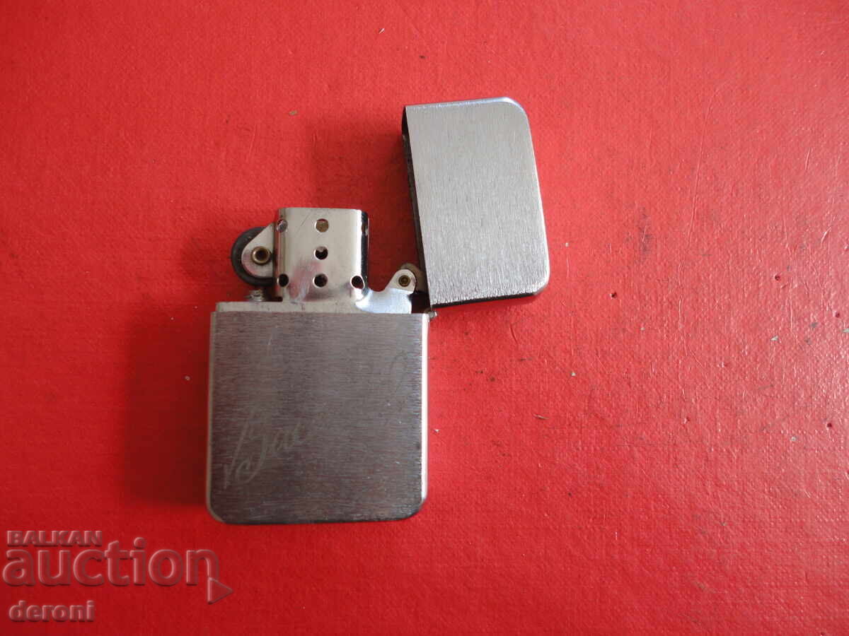 Auction Petrol lighter 6 Auction Petrol lighter 6