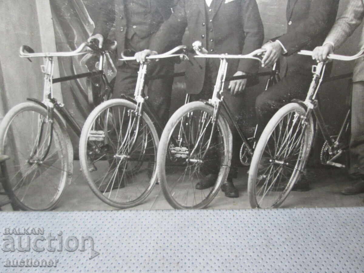 Delivery of CYCLISTS-WHEEL