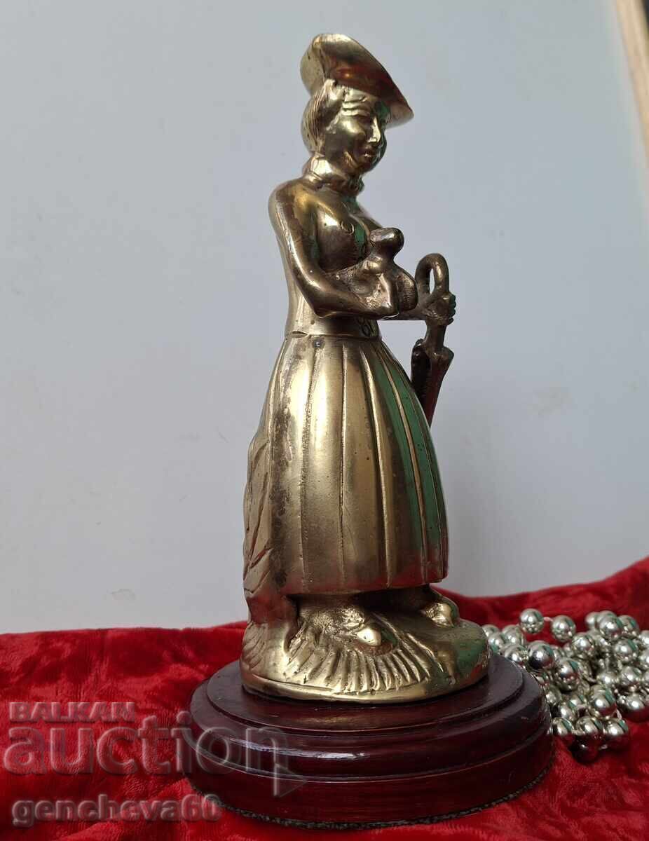 Old bronze sculpture, "Lady with a puppy" - 6 Old bronze sculpture, "Lady with a puppy" - 6