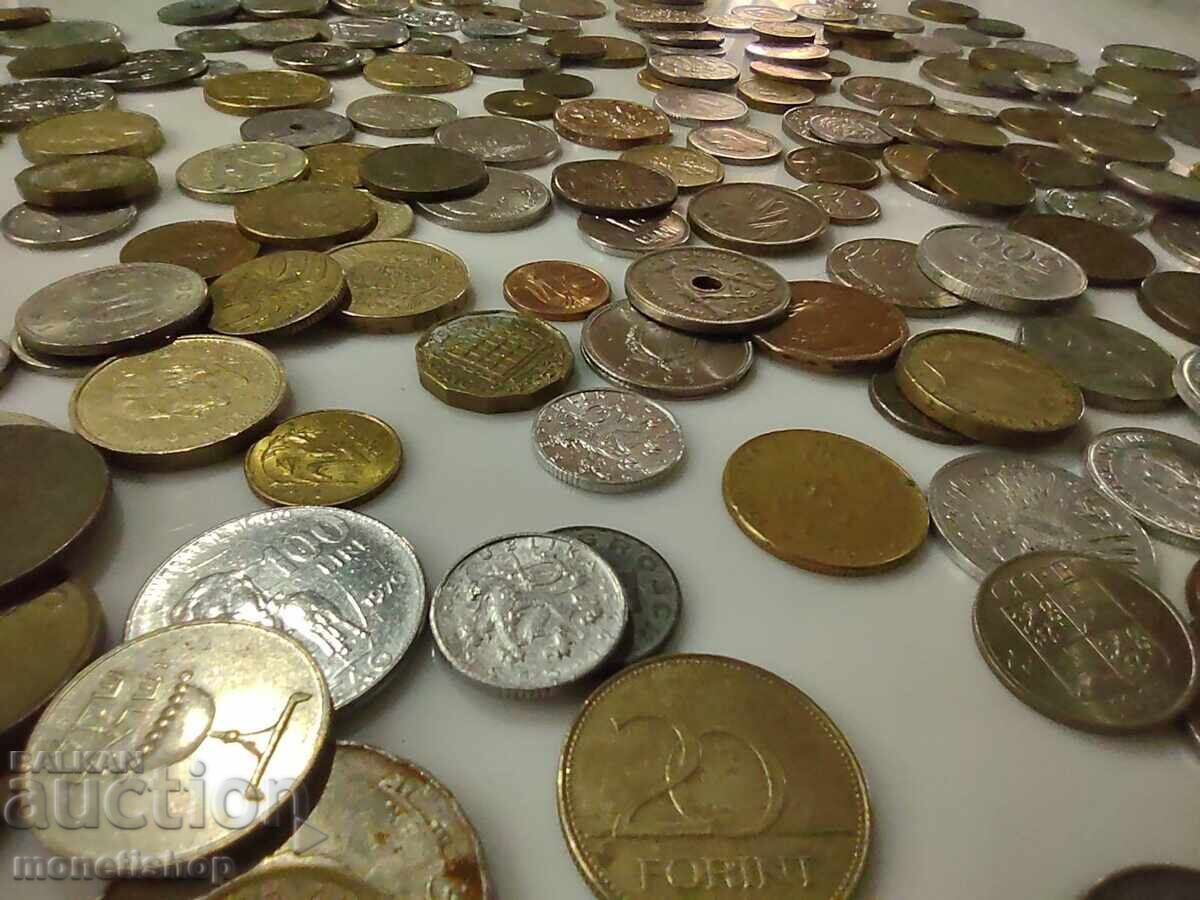 Auction One kilogram of world coins Auction One kilogram of world coins
