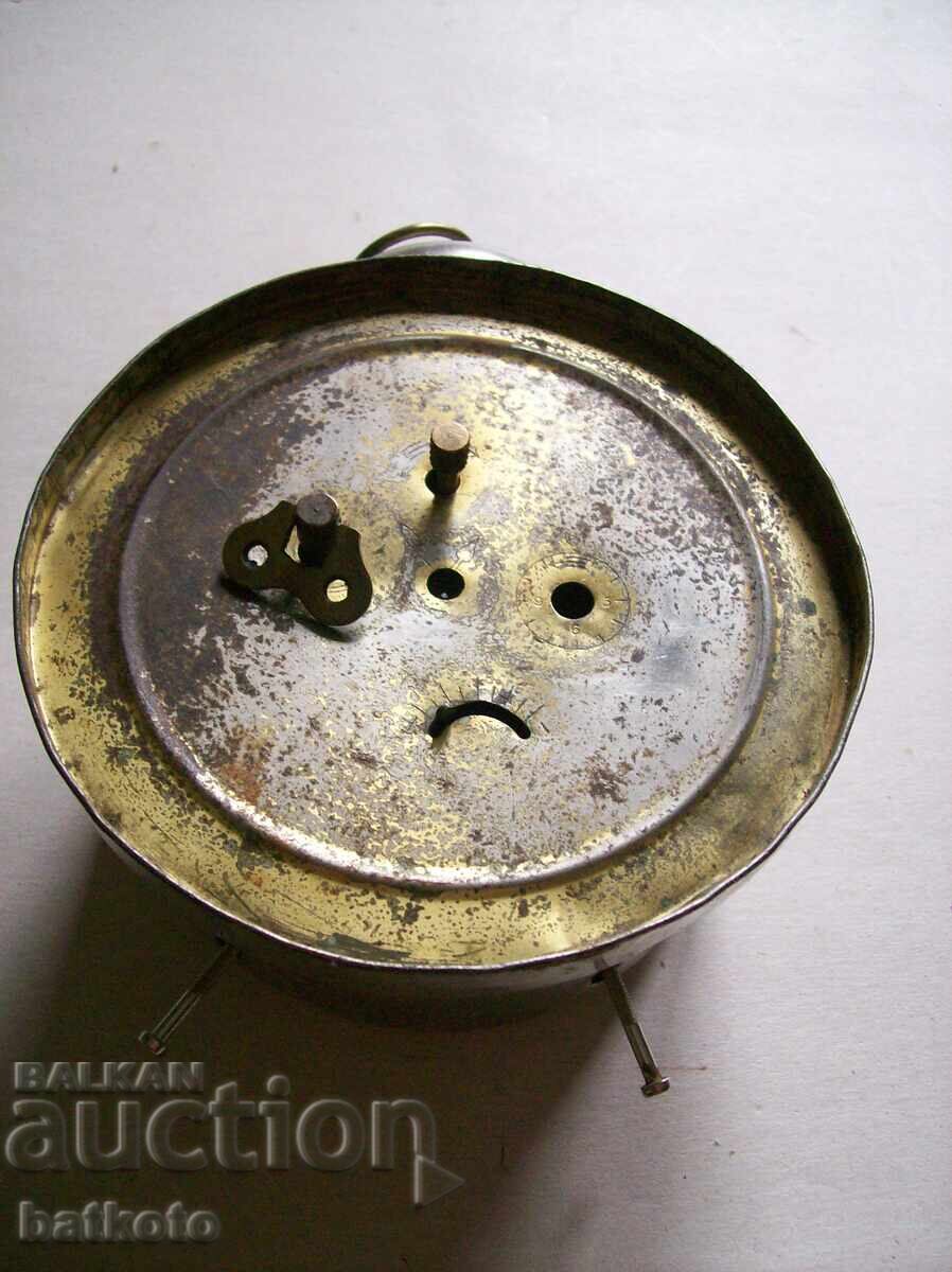 Стар будилник с цена 15.50 лв. | € 7.93