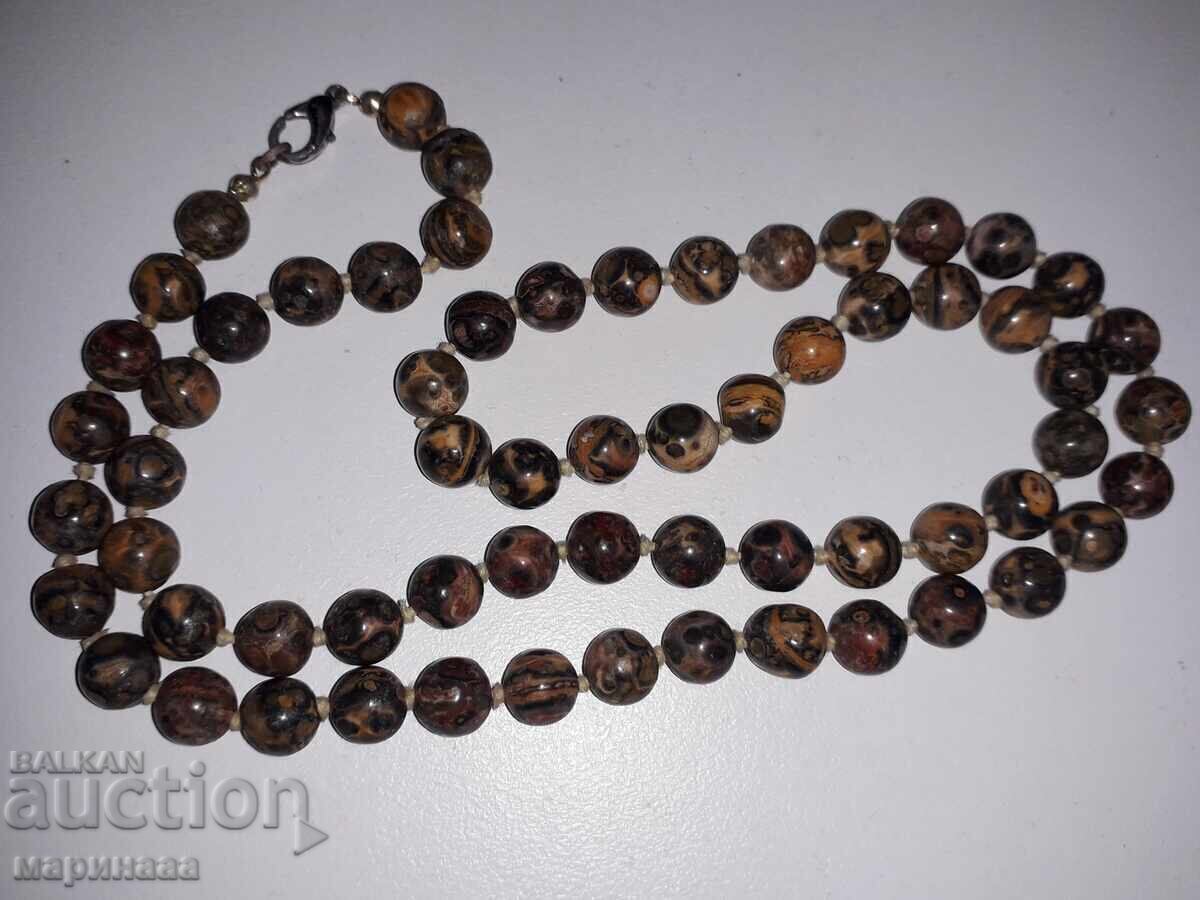 NECKLACE. AGATE