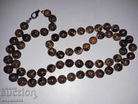 NECKLACE. AGATE