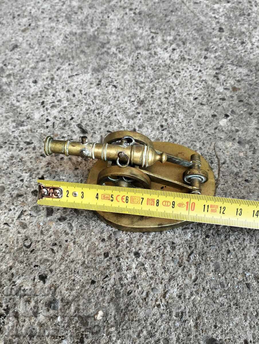 Auction A bronze cannon Auction A bronze cannon