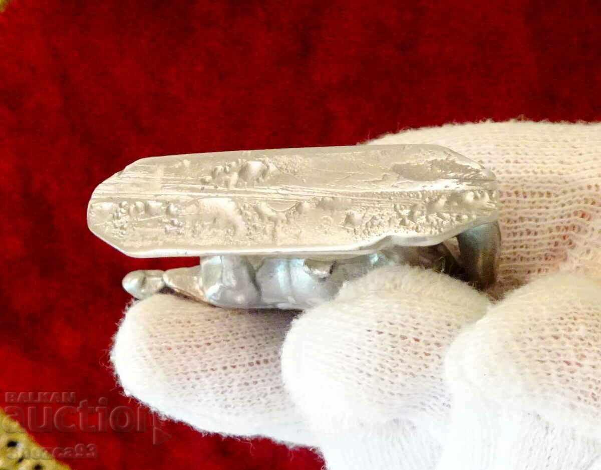 Delivery of Statuette, figure of a Horse made of pewter