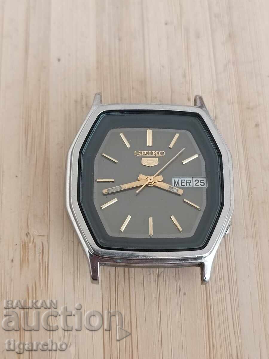 Часовник Seiko 5