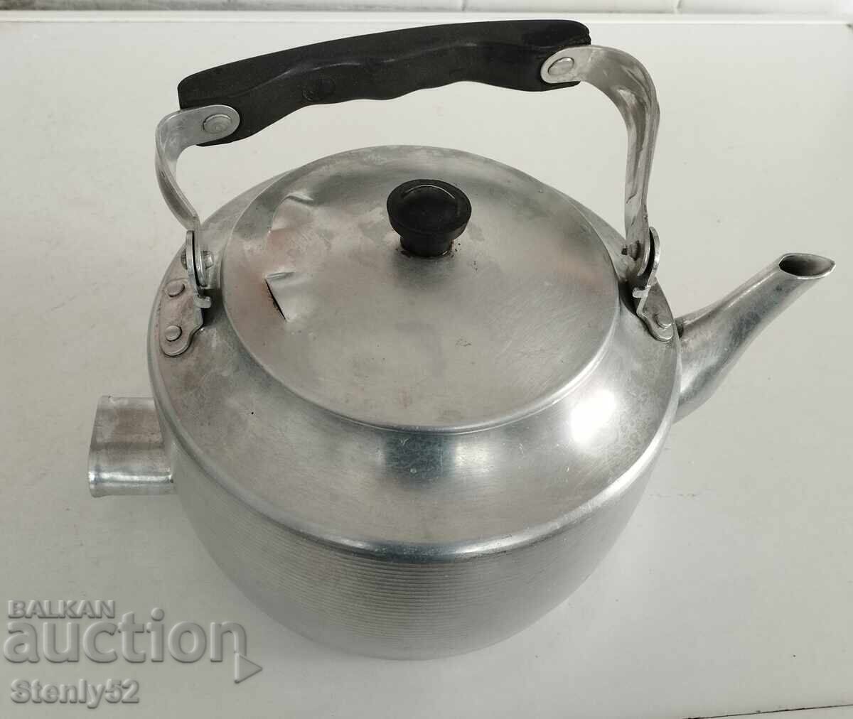 Chaĭnik elektricheski ruski aluminiev s nagrevatel. Preustroen za kotloni