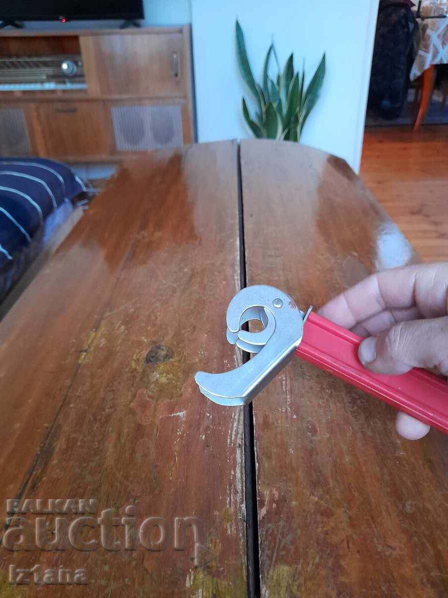 Delivery of Old tongs, a device for removing jars Delivery of Old tongs, a device for removing jars