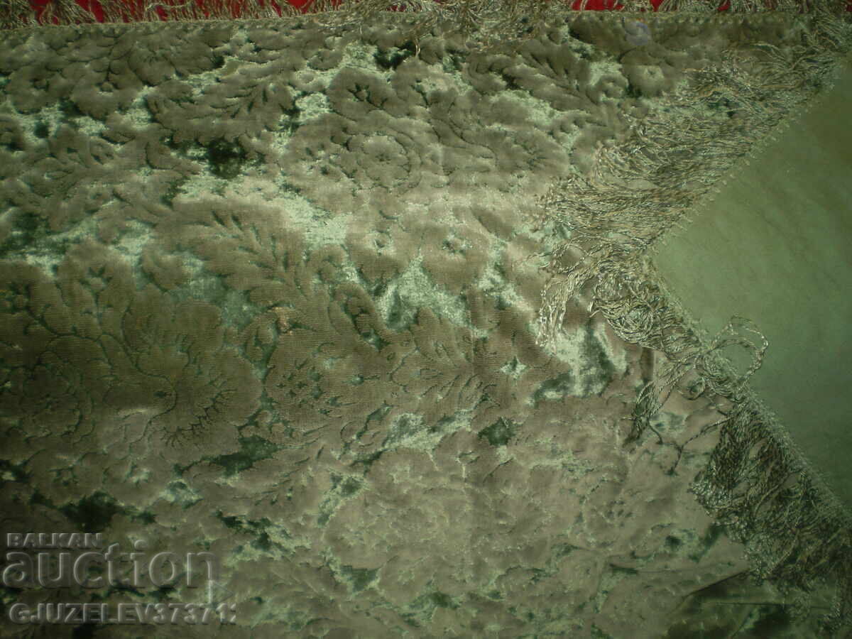 Licitație Fata de masa dreptunghiulara vintage din catifea cu un design foarte frumos