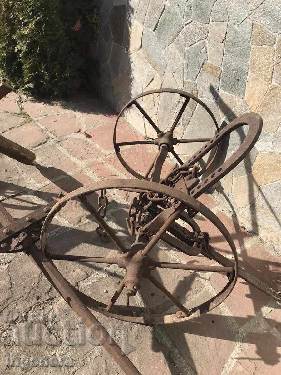 Auction  PLOW PLOW ANTIQUE SET METAL FORGED