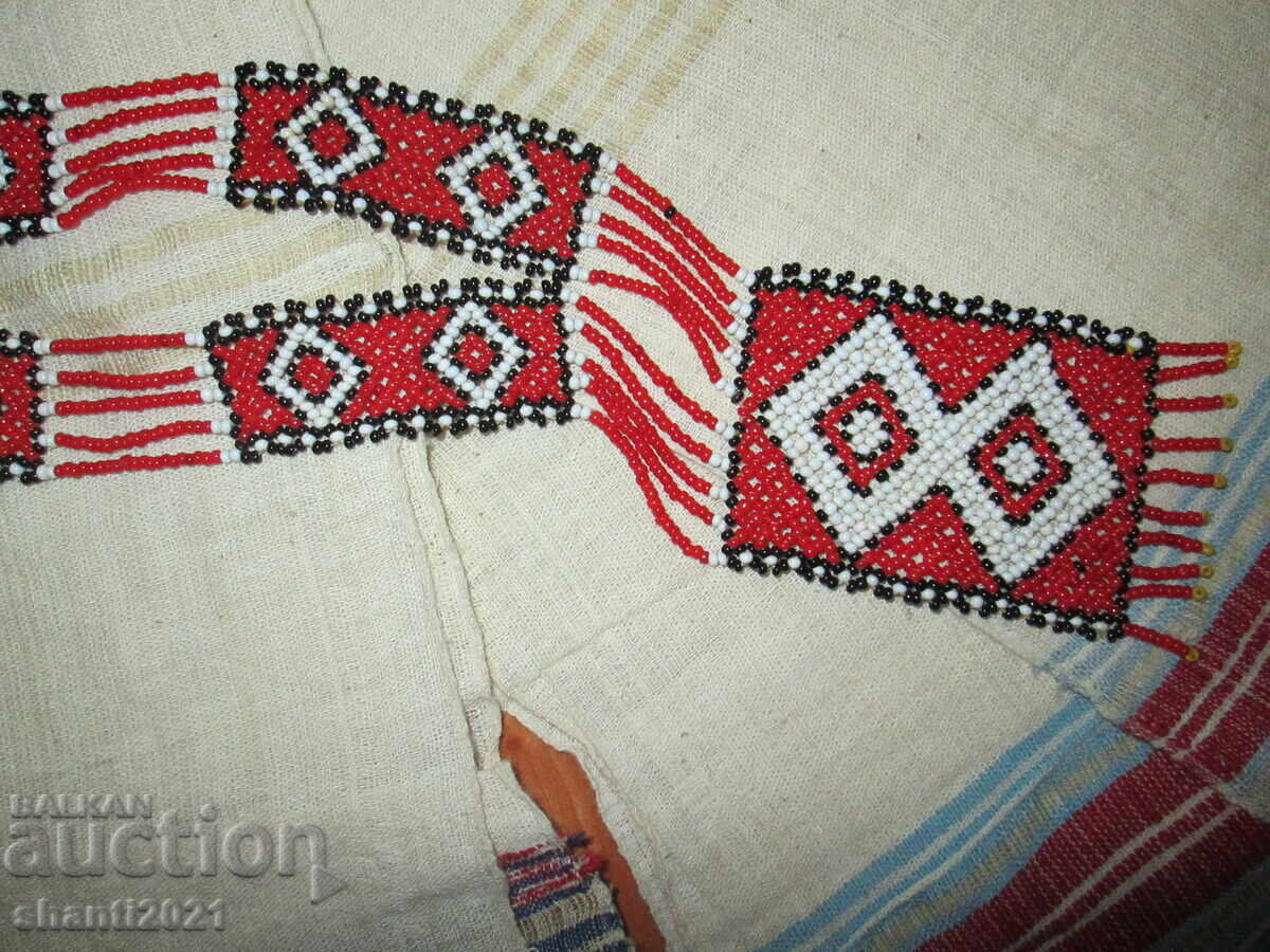 Delivery of Antique kenar towels and costume bead necklace Delivery of Antique kenar towels and costume bead necklace