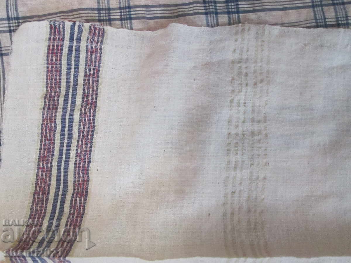 Antique chenille tablecloth and hand-woven towel - 6 Antique chenille tablecloth and hand-woven towel - 6