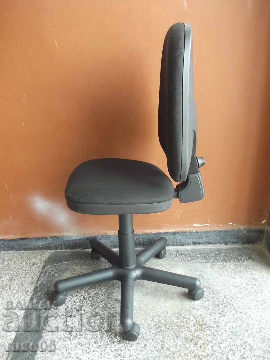 Office chair - 7 with price 30.00 BGN | € 15.34 Office chair - 7 with price 30.00 BGN | € 15.34
