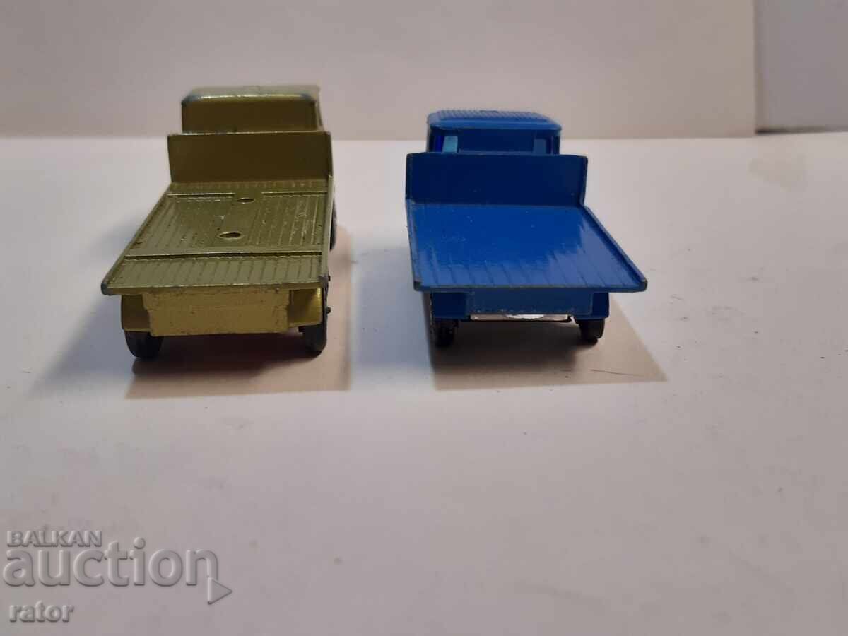 Delivery of Old metal cars Matchbox England, toys Delivery of Old metal cars Matchbox England, toys